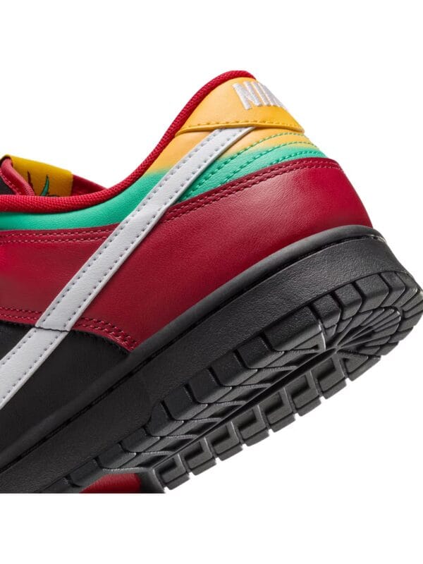 Dunk Low Retro LTD Sneakers