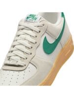 Men AIR FORCE 1 '07 LV8 Sneakers