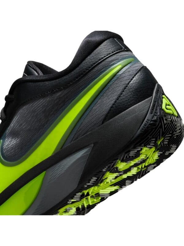 Men Giannis Freak 6 EP Sneakers