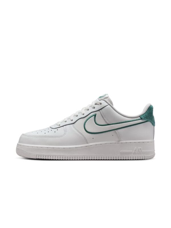 Men Air Force 1 '07 LV8 Sneakers